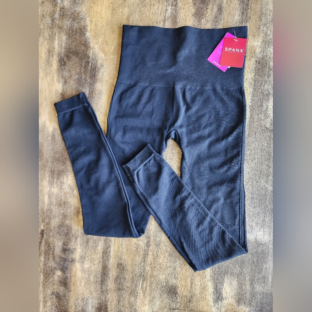 Spanx Look At Me Now Black Shape Seamless Leggings Size Medium